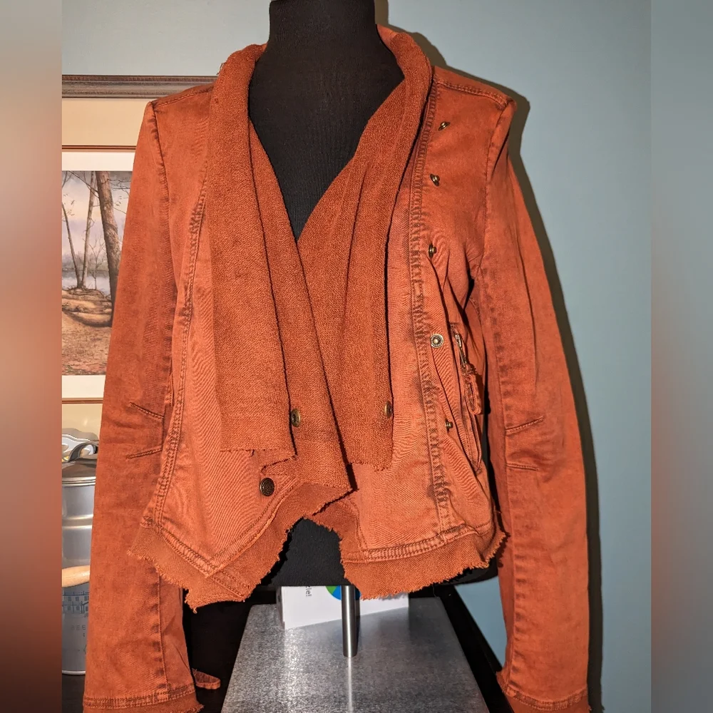 Free People collapsing twill raw edge jacket, size small, rust color - Picture 5 of 11